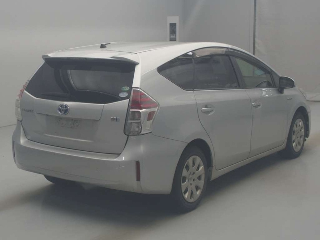 TOYOTA PRIUS ALPHA 2014