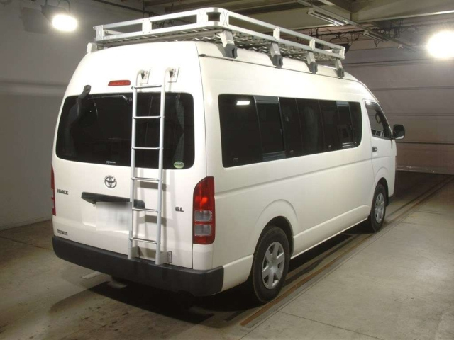 TOYOTA HIACE 2012