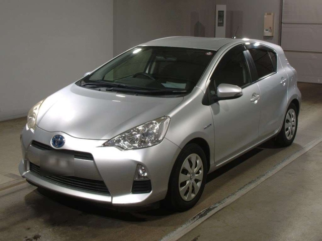 TOYOTA AQUA 2013