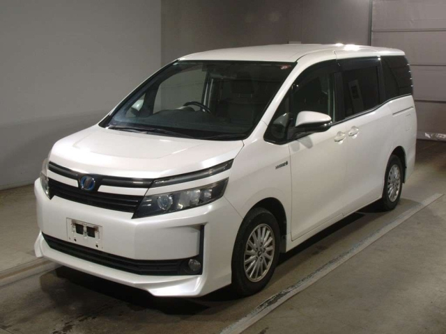 TOYOTA VOXY 2014