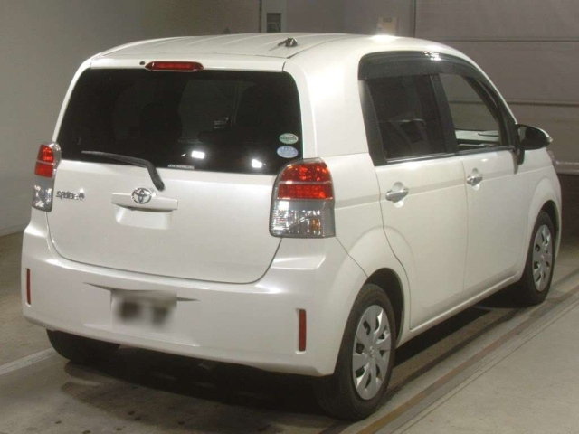 TOYOTA SPADE 2015