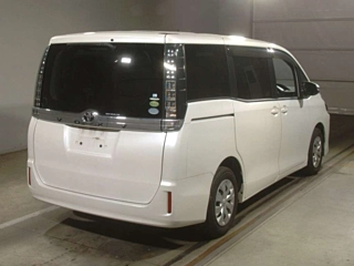 TOYOTA VOXY 2014