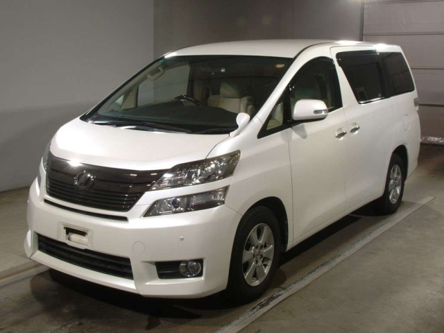 TOYOTA VELLFIRE 2013