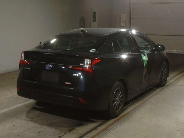 TOYOTA PRIUS 2021