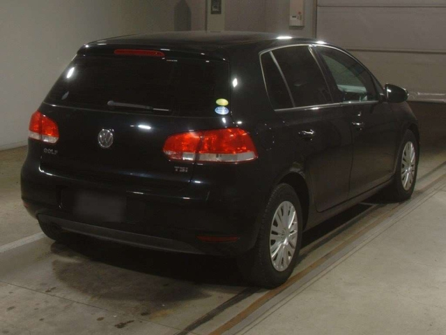 VOLKSWAGEN GOLF 2010