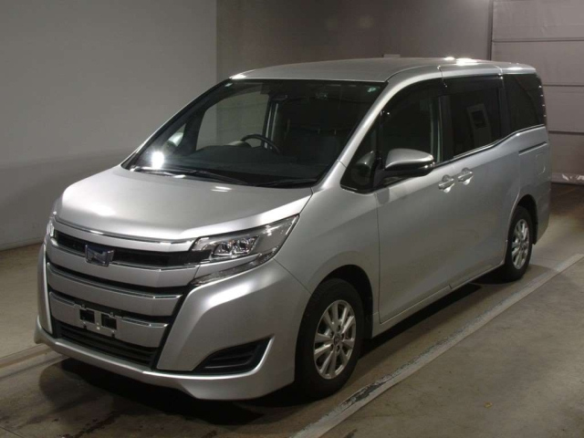TOYOTA NOAH 2020