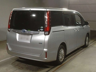 TOYOTA NOAH 2015