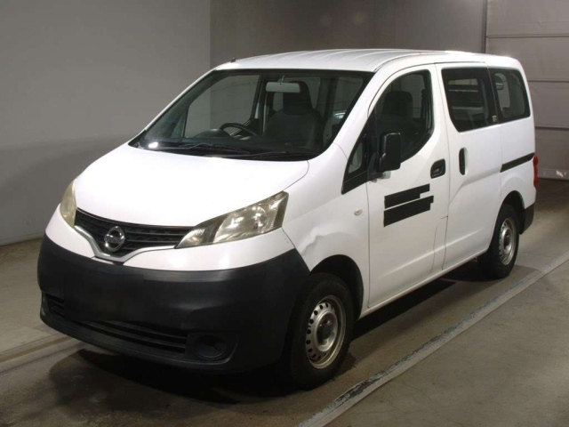 NISSAN NV200 2013