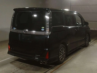TOYOTA VOXY 2014