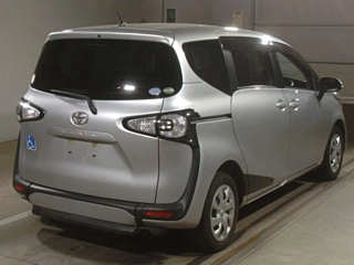 TOYOTA SIENTA 2016