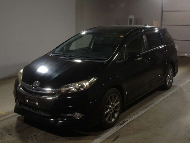 TOYOTA WISH 2013
