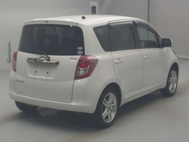 TOYOTA RACTIS 2010