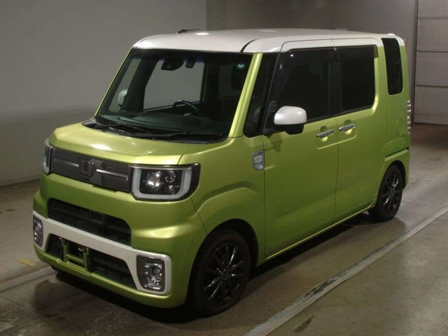 DAIHATSU WAKE 2016