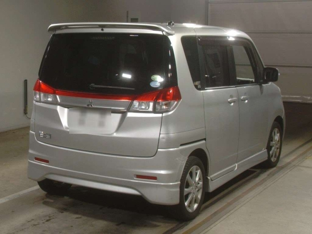 MITSUBISHI DELICA D2 2012