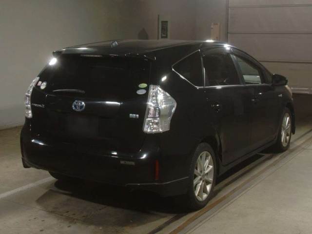TOYOTA PRIUS ALPHA 2012