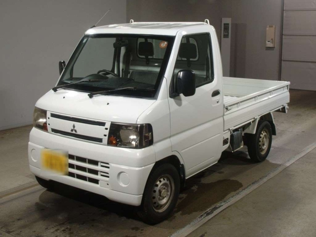 MITSUBISHI MINICAB TRUCK 2011