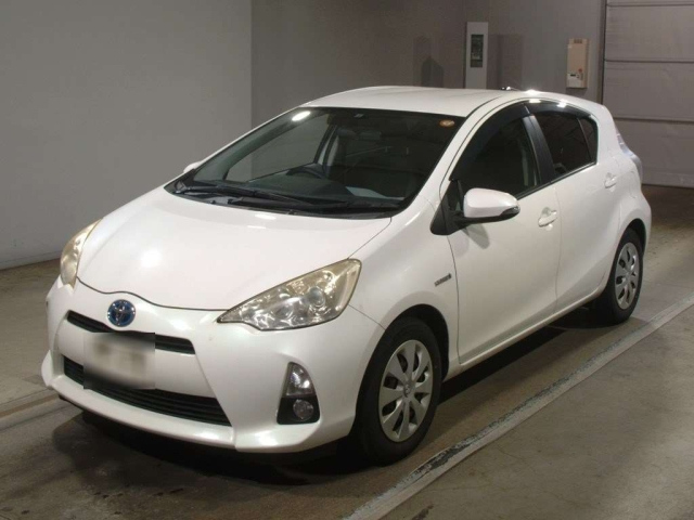 TOYOTA AQUA 2013
