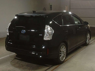 TOYOTA PRIUS ALPHA 2013