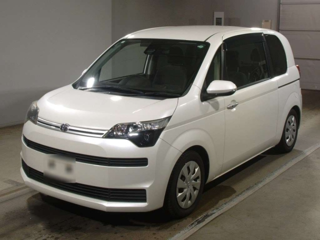 TOYOTA SPADE 2016
