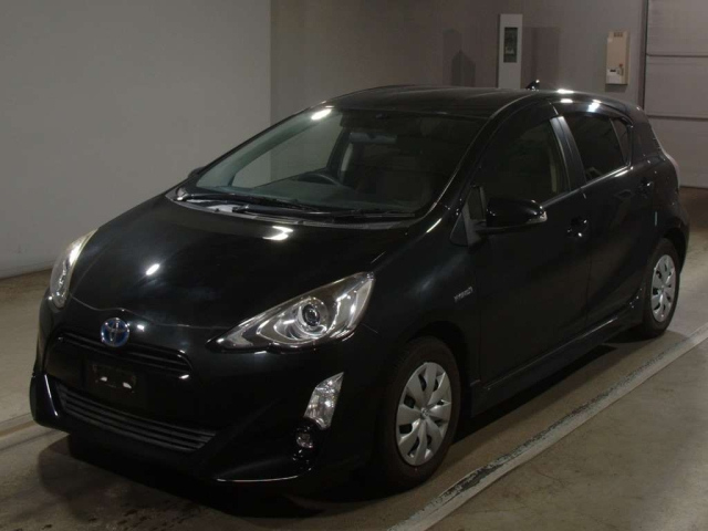 TOYOTA AQUA 2015