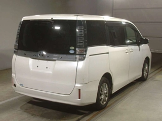 TOYOTA VOXY 2018