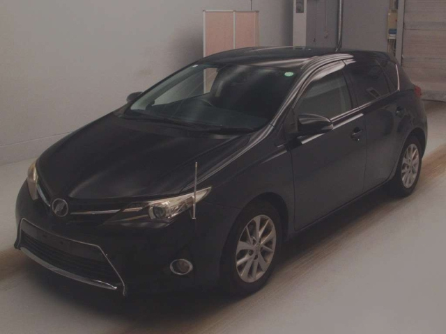 TOYOTA AURIS 2012