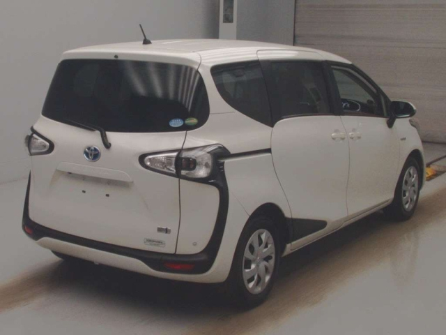 TOYOTA SIENTA 2016