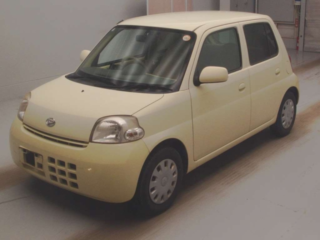 DAIHATSU ESSE 2011