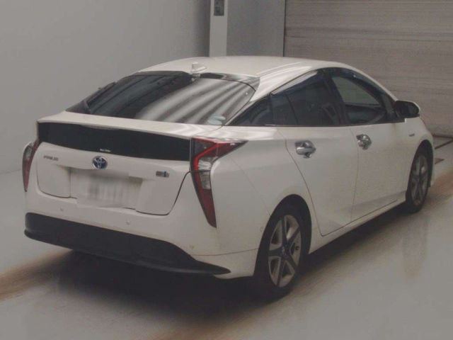 TOYOTA PRIUS 2017