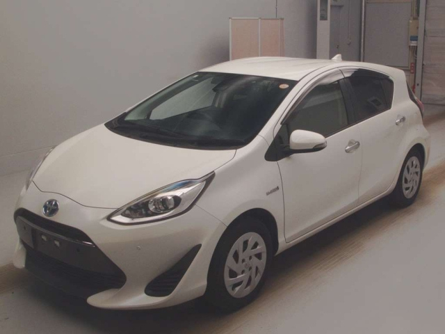 TOYOTA AQUA 2019