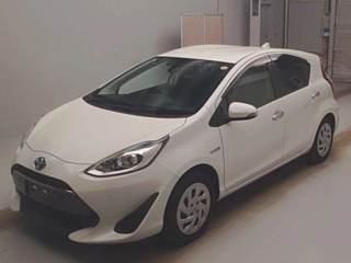 TOYOTA AQUA 2019