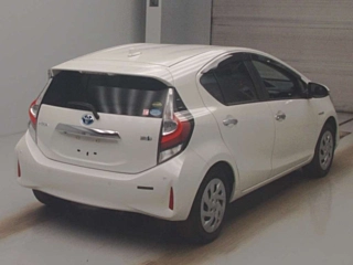 TOYOTA AQUA 2019