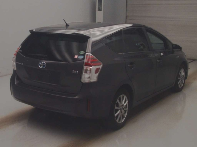 TOYOTA PRIUS ALPHA 2016