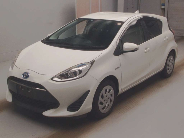 TOYOTA AQUA 2018