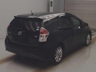 TOYOTA PRIUS ALPHA 2015