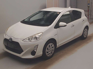 TOYOTA AQUA 2016