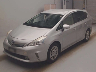 TOYOTA PRIUS ALPHA 2013