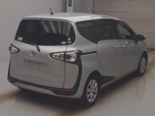 TOYOTA SIENTA 2016