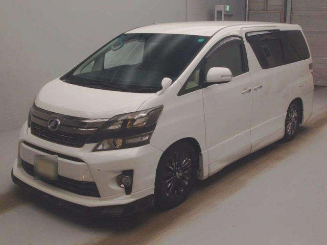 TOYOTA VELLFIRE 2013