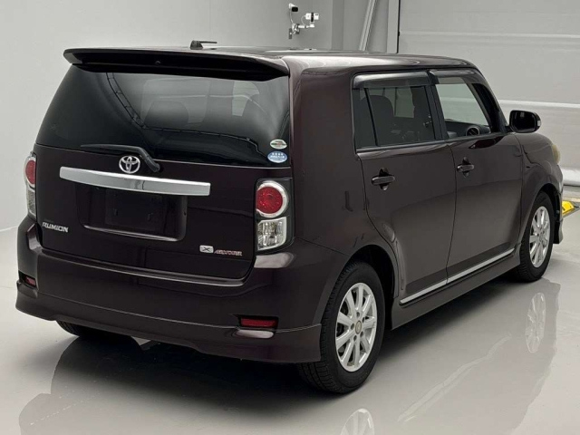 TOYOTA COROLLA RUMION 2011