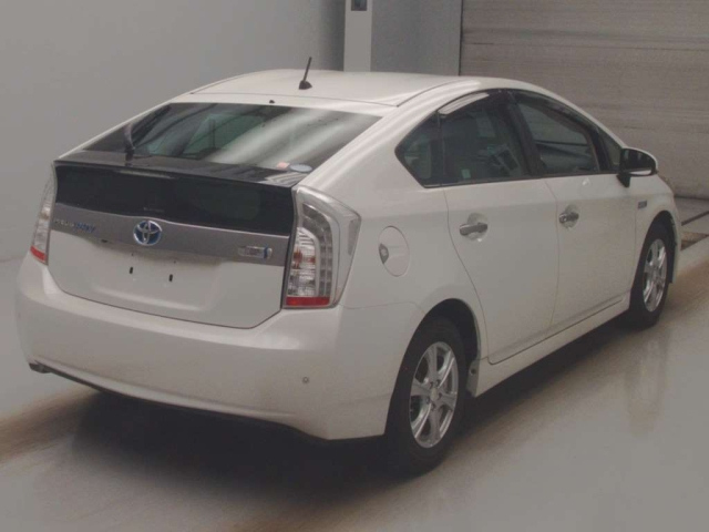 TOYOTA PRIUS PHV 2012
