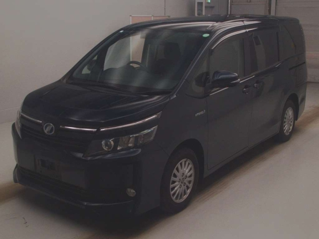 TOYOTA VOXY 2015
