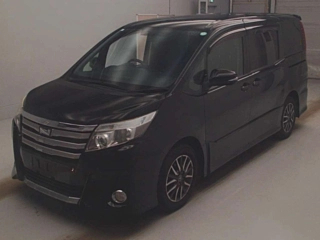 TOYOTA NOAH 2015