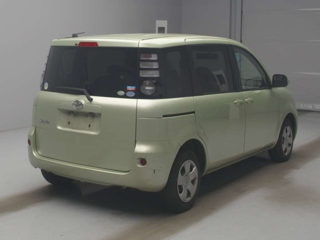 TOYOTA SIENTA 2010