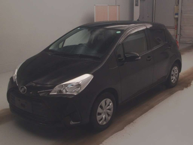 TOYOTA VITZ 2019