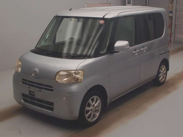 DAIHATSU TANTO 2010