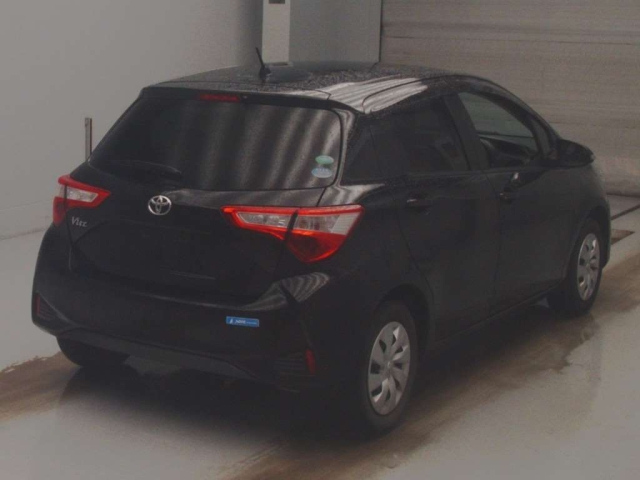 TOYOTA VITZ 2019
