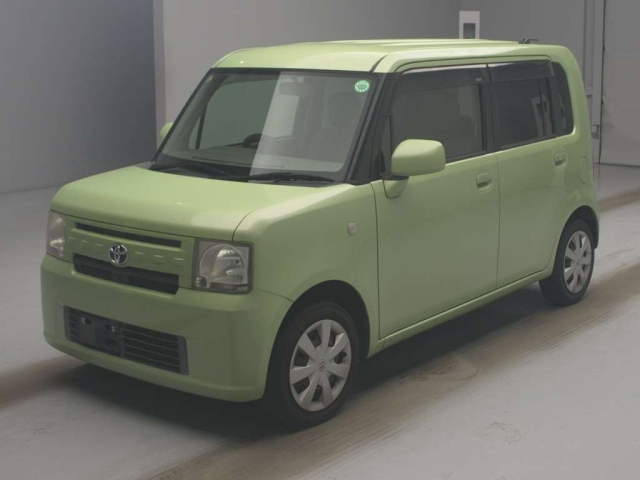 TOYOTA PIXIS SPACE 2014