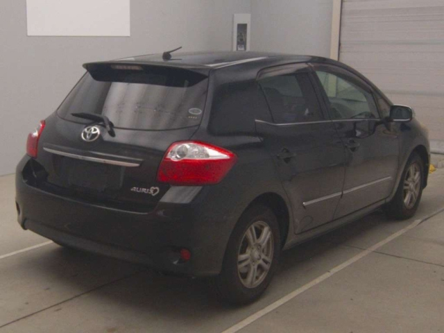 TOYOTA AURIS 2012