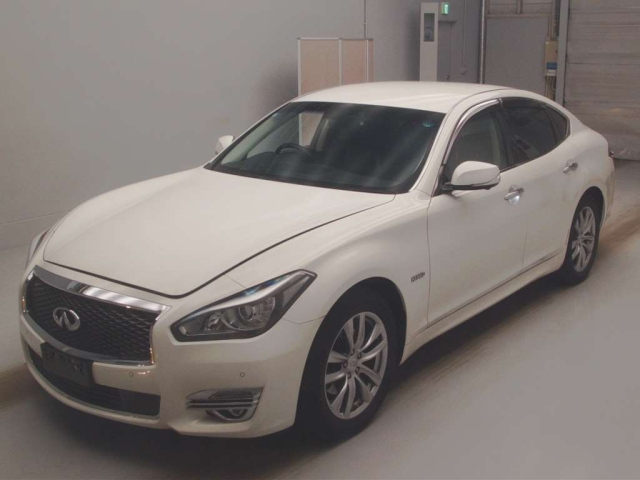 NISSAN FUGA 2015